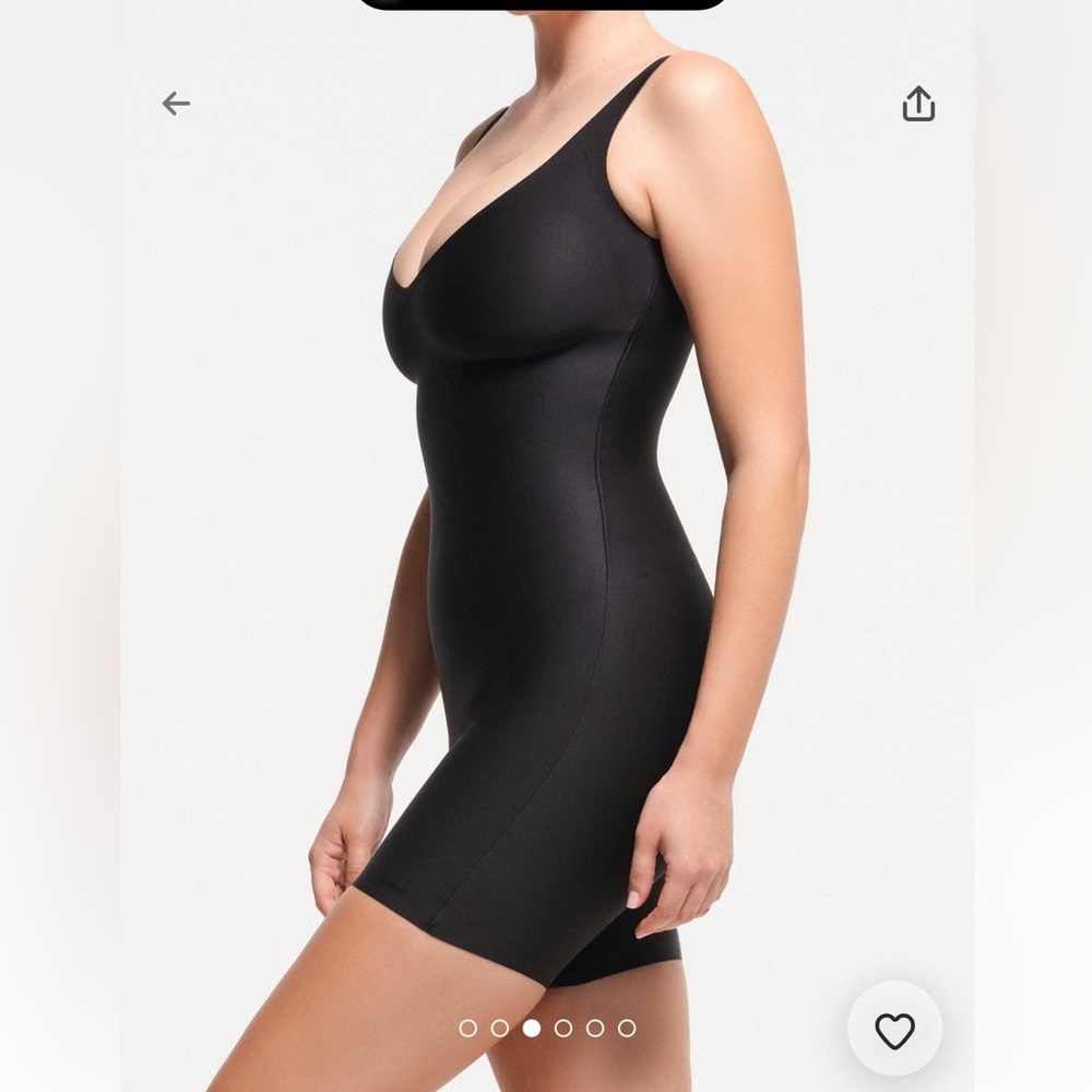 SKIMS Body NWT Unlined Plunge Mid Thigh Bodysuit - Onyx - Picture 3 of 7